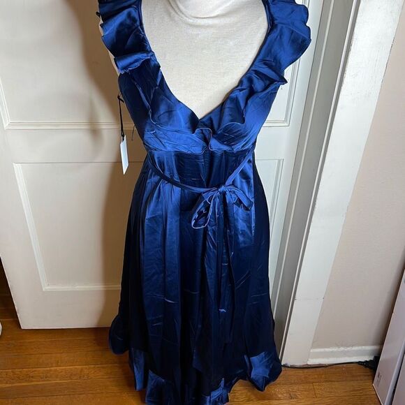 ASTR The Label Women's Wilshire Ruffle Open Back Midi Dress Navy Size Small NWT - Picture 3 of 11